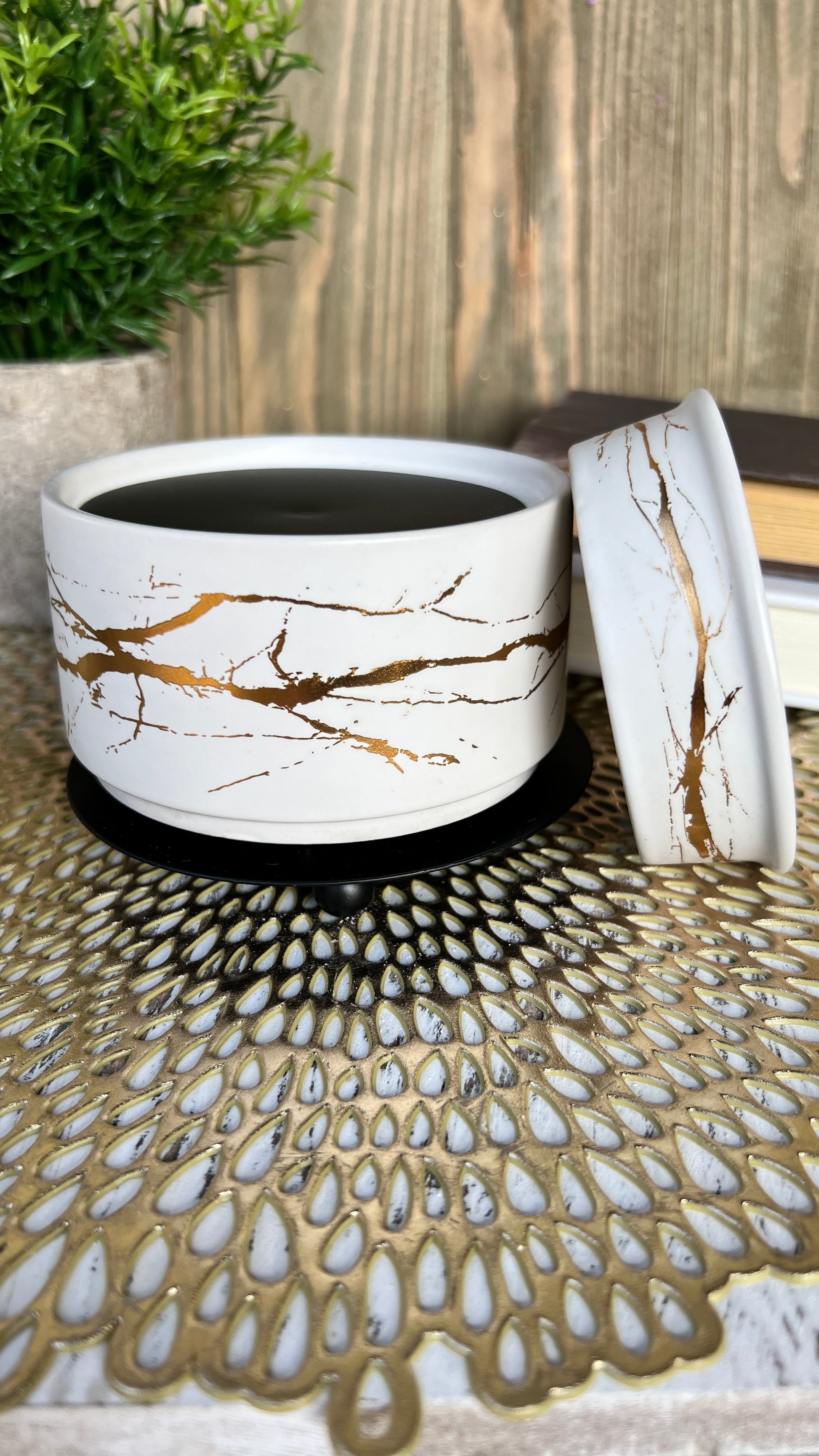 BYC Home Décor & Candles: Elevate Your Space with Elegance